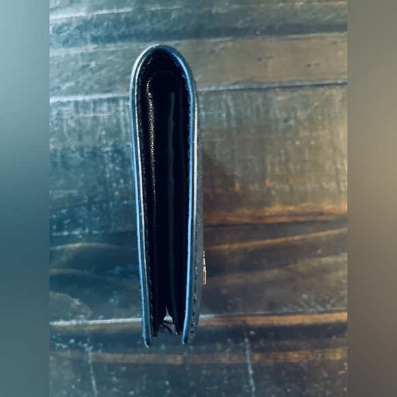 Michael Kors Wallet - Picture 13 of 13